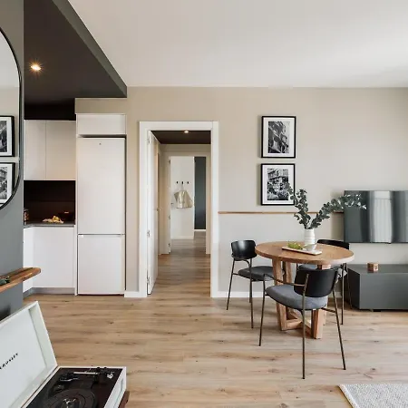 Roc - 2 Bedrooms In Poblenou *